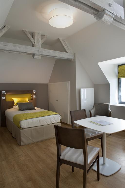 Domitys Le Chateau Des Plans Parthenay Zimmer foto